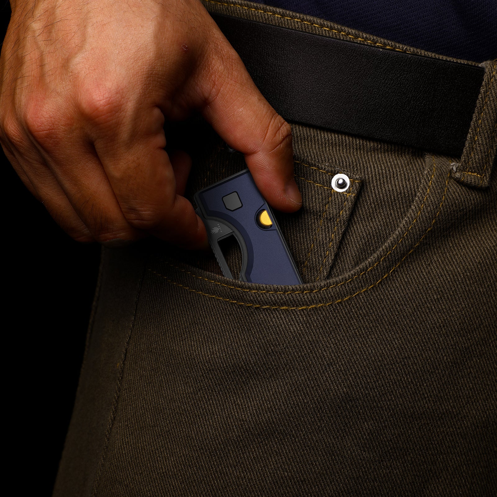 Little Ringbo | Kizer Button Liner Lock™ | Aluminum | AEB-L PVD Coating & Stonewashed | KizerV™ 3708A2