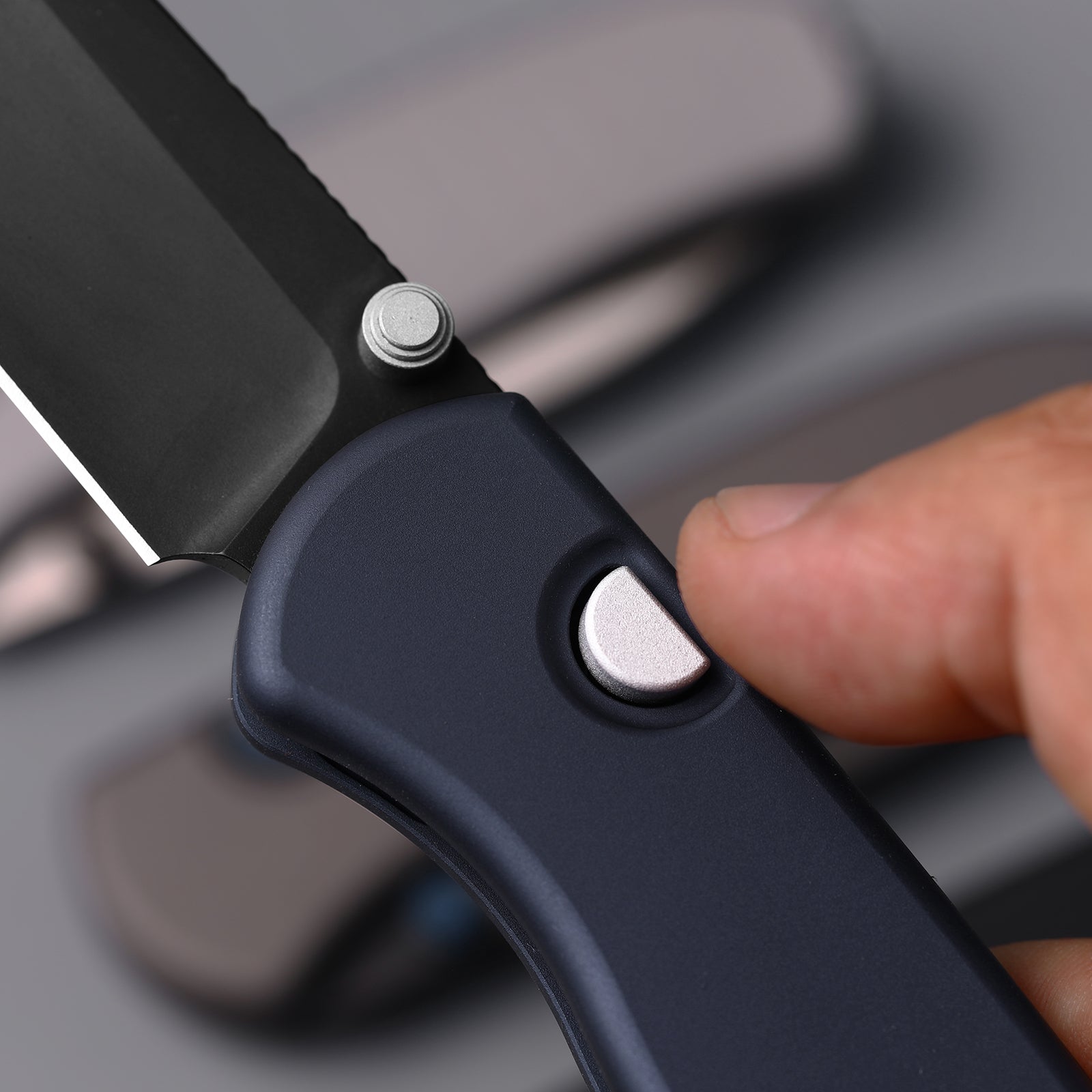 Drop Bear® Zero | Kizer Button Liner Lock™ | M390 + DLC Ultra + Hollow Grind | Alumium | KizerB™ 3619BDA2