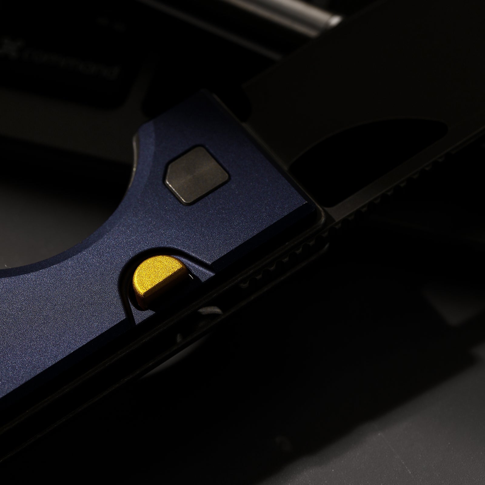 Little Ringbo | Kizer Button Liner Lock™ | Aluminum | AEB-L PVD Coating & Stonewashed | KizerV™ 3708A2