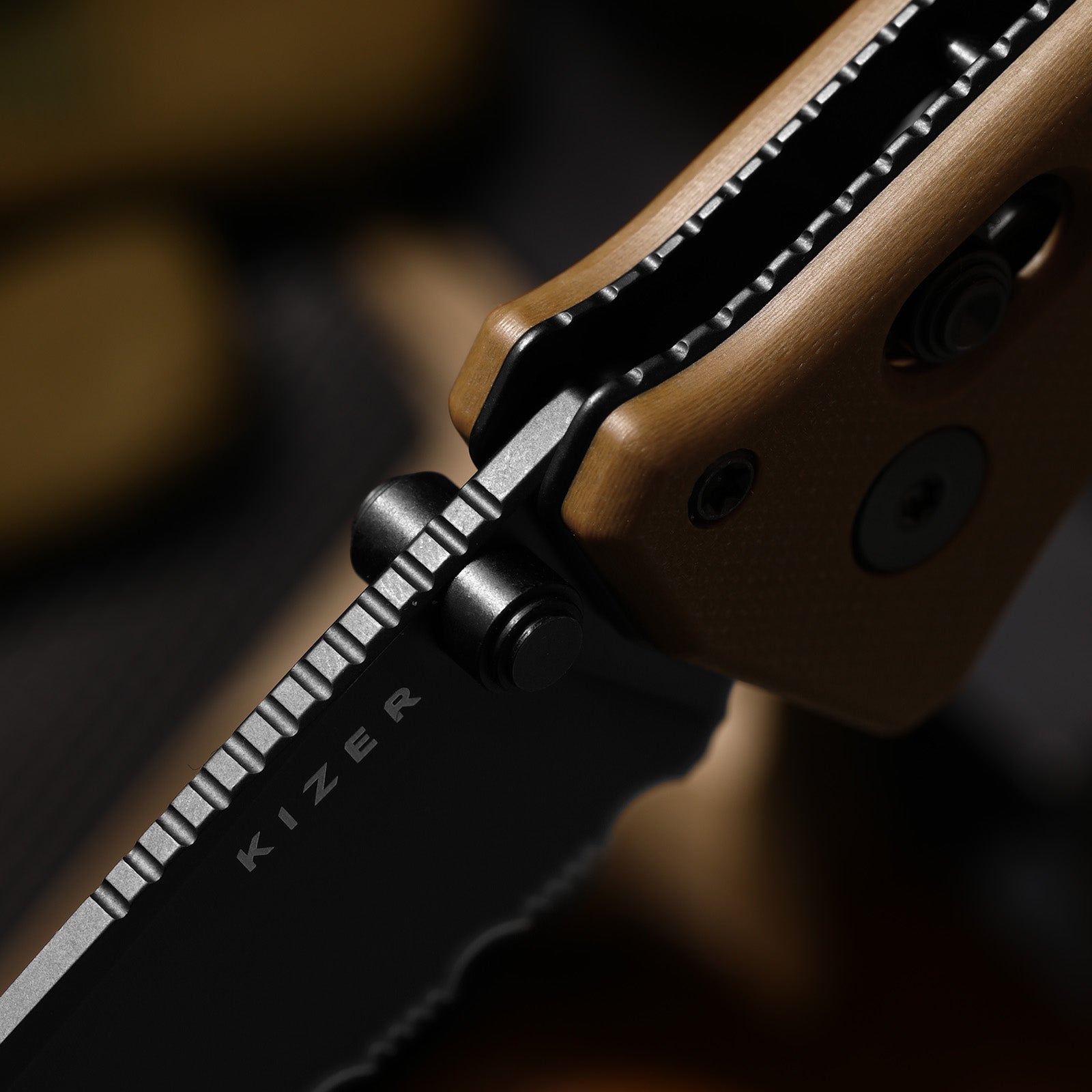 Aegis T | Kizer Clutch Lock™ | Tanto | Rescue Hook & Glass Breaker | KizerV™ 3774CTA1