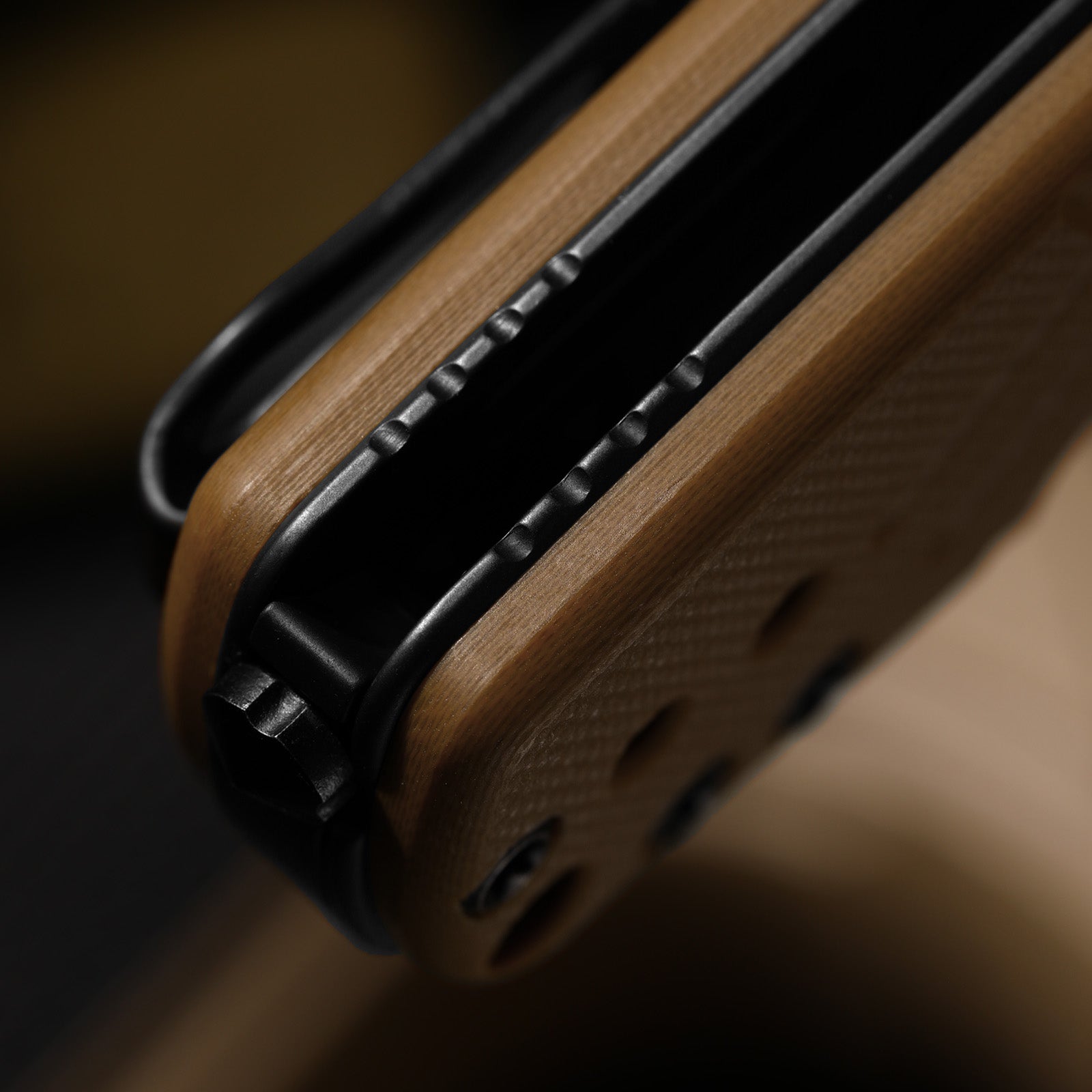 Aegis T | Kizer Clutch Lock™ | Tanto | Rescue Hook & Glass Breaker | KizerV™ 3774CTA1