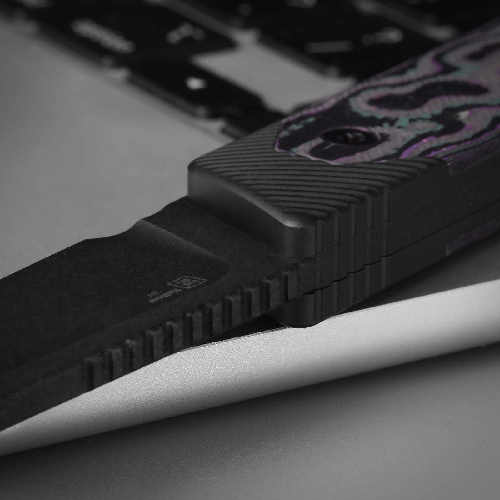 Hallow | Aluminium + Carbon Fiber | CPM 10V | KizerB™ 1123A2