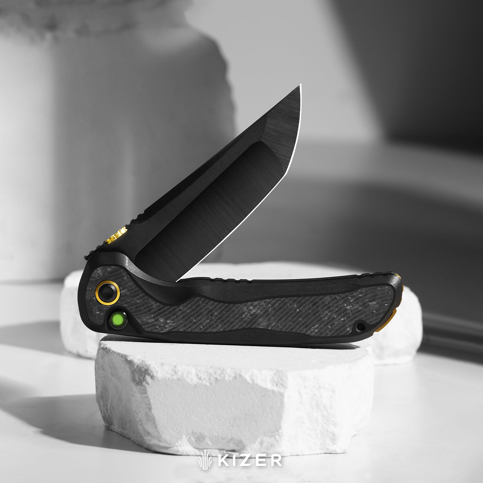 Mithril-Lefty | KineticFit™ Button Lock | M390 + DLC Ultra + Hand-Brushed | Titanium (DLC Ultra) & Fat Carbon | Exquisite Light | KizerX® FK08A1