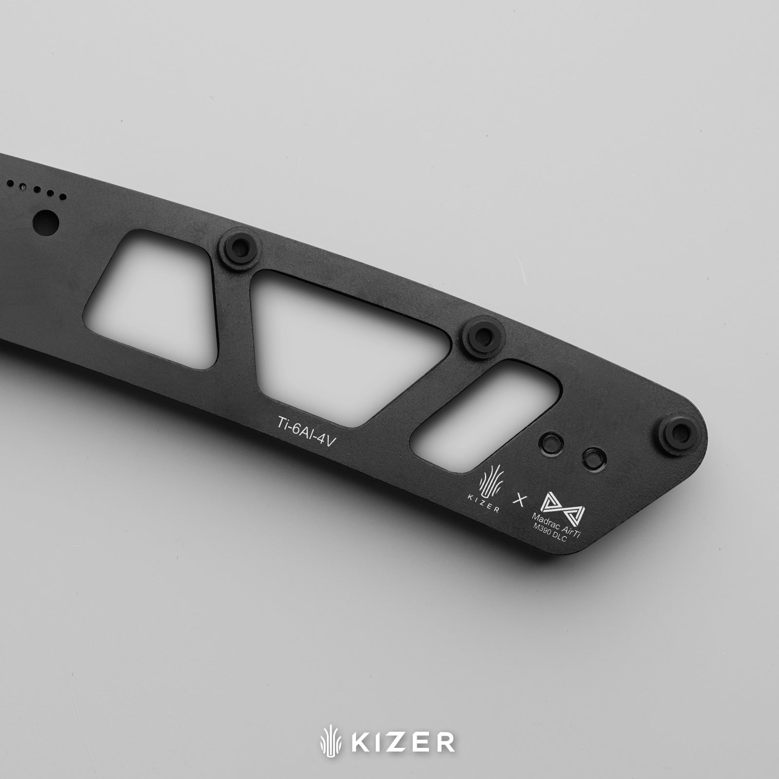 Madrac CL AirTi | Kizer Clutch Lock™ | M390 | vortex pattern micarta | Gray PVD Coating & Stonewashed | KizerB™ 3693ACS4