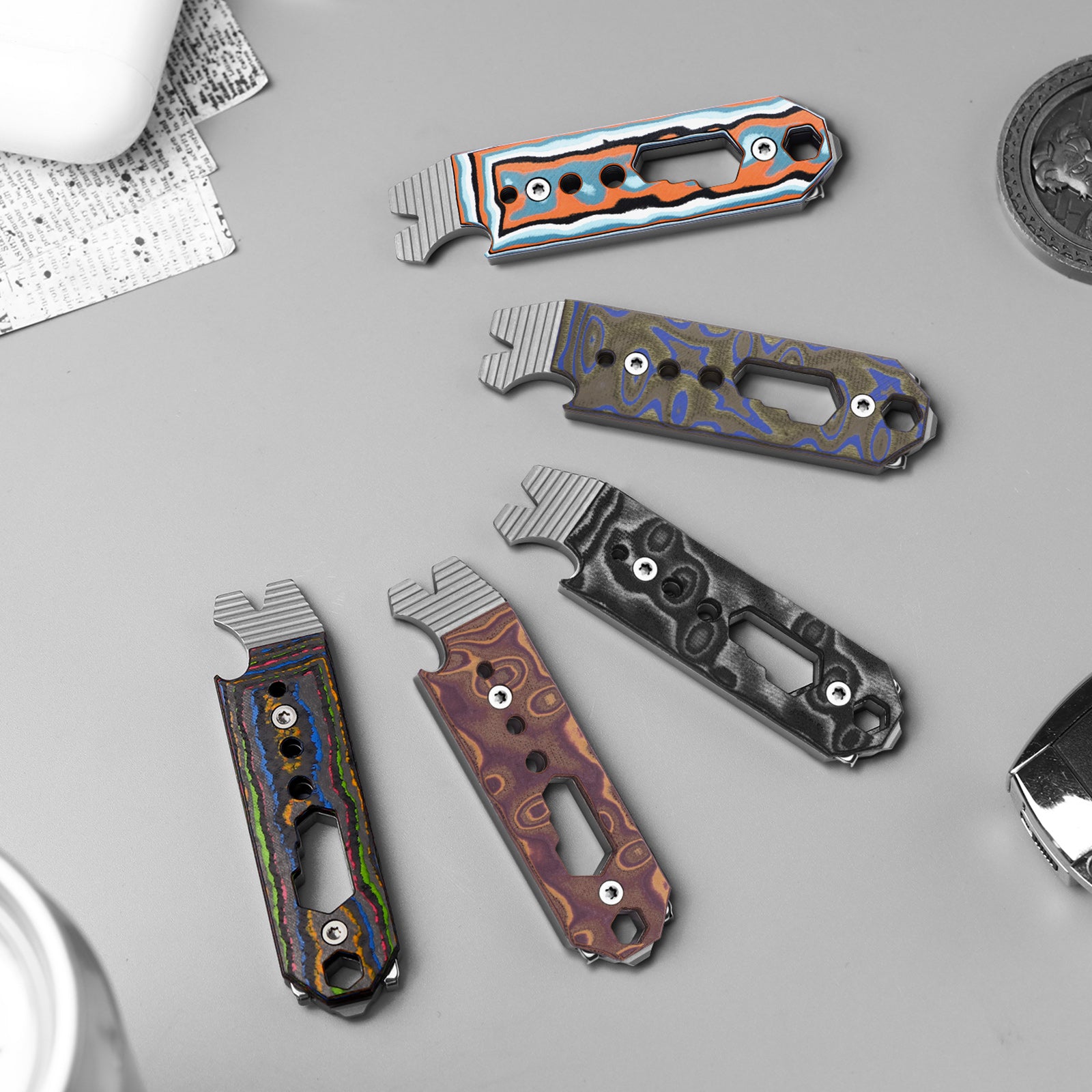 Kizer Titanium & Camo Carbon 80's EDC Multi-Functional Multicolored Tools Pac-Bar