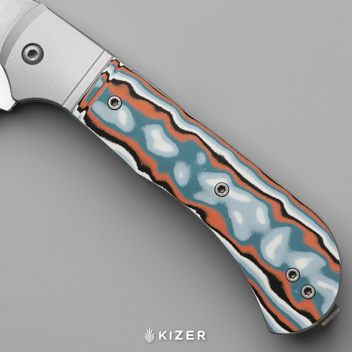 Trestle TP AirTi｜BD1N Dual-Blade Clip Point & Spey Point | KStop™ 105° Half-Stop Trapper | Aluminum & vortex pattern micarta | KizerB™ 3761TPA4