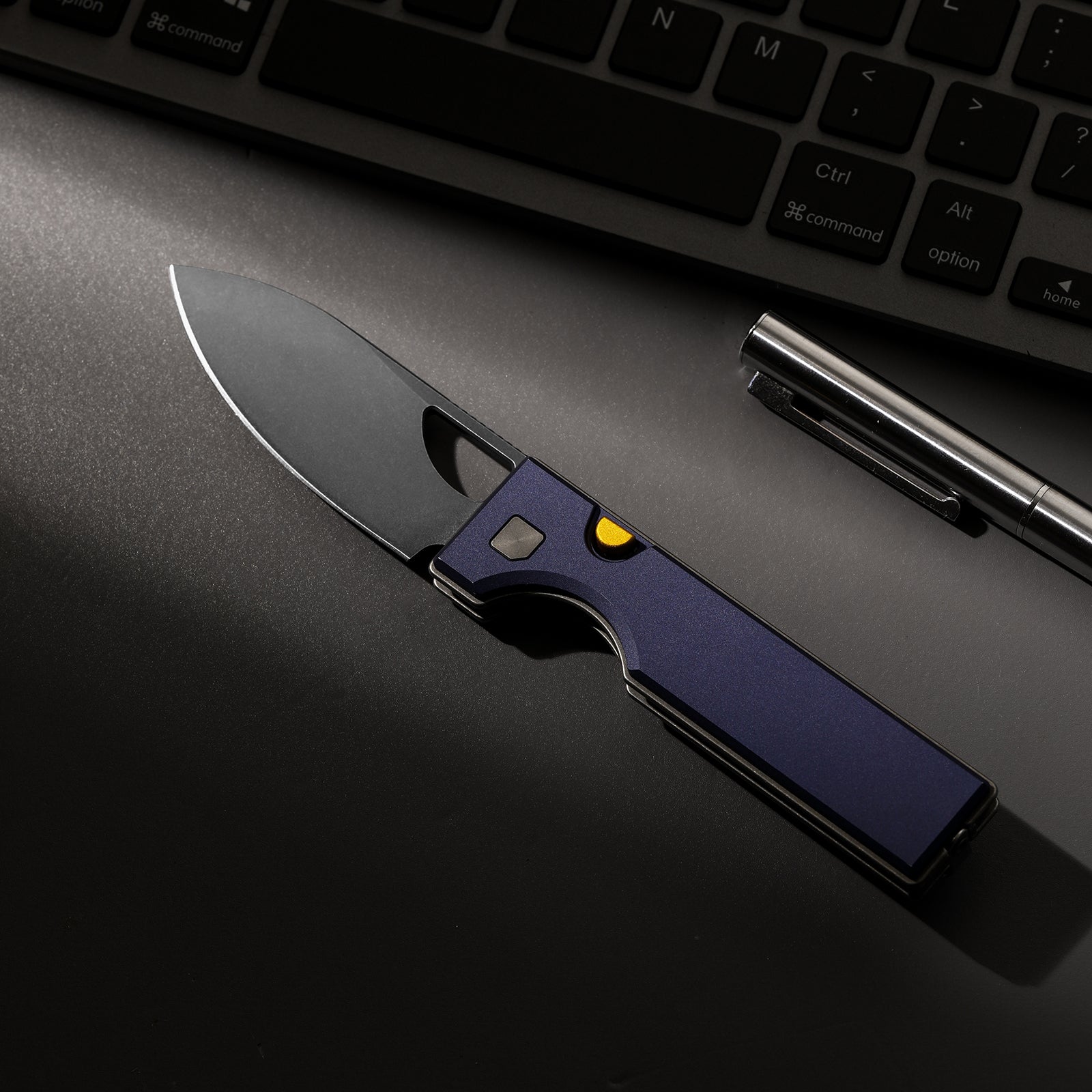 Little Ringbo | Kizer Button Liner Lock™ | Aluminum | AEB-L PVD Coating & Stonewashed | KizerV™ 3708A3