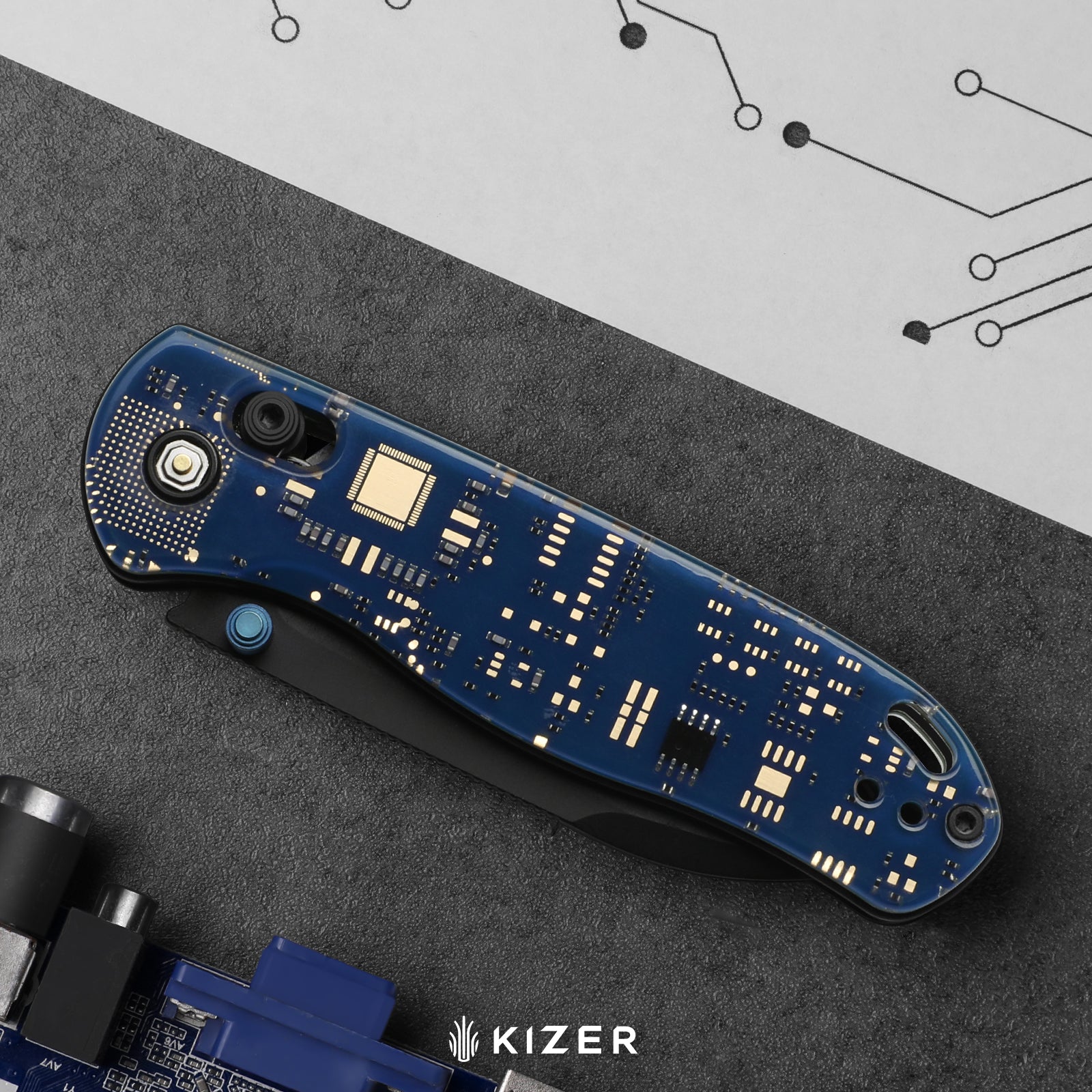 Drop Bear® PCB | Kizer Clutch Lock™ | 154CM | Resin & PCB | Black PVD Coating | KizerV™ 3619A22