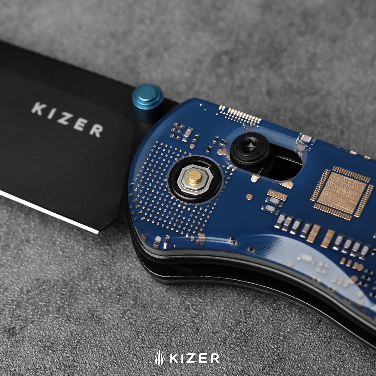Drop Bear® PCB | Kizer Clutch Lock™ | 154CM | Resin & PCB | Black PVD Coating | KizerV™ 3619A22