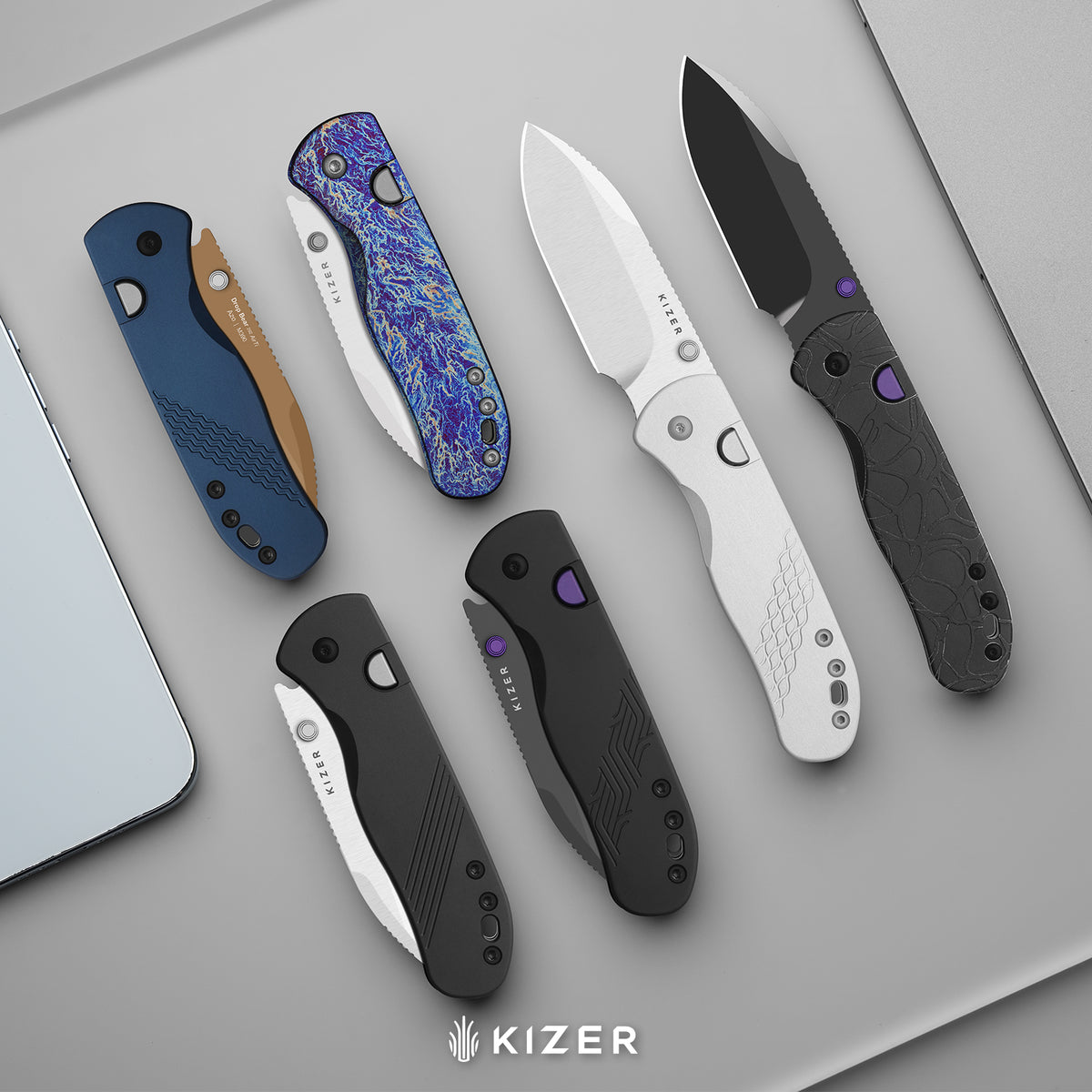 Drop Bear 292 AirTi | Kizer Button Liner Lock™ | M390 + Satin | Etched Pattern Aluminum | KizerB™ 3619.292BDK1  (Limited Release)