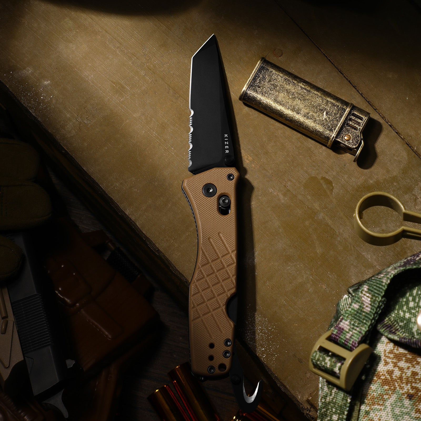 Aegis T | Partially-Serrated Edge | Kizer Clutch Lock™ | Rescue Hook & Glass Breaker | KizerV™ 3774CTA3