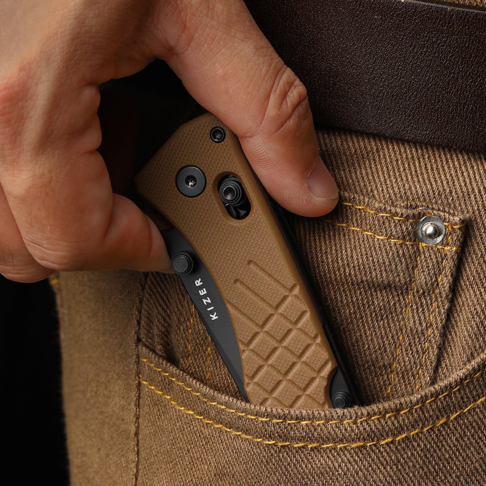 Aegis T | Partially-Serrated Edge | Kizer Clutch Lock™ | Rescue Hook & Glass Breaker | KizerV™ 3774CTA3