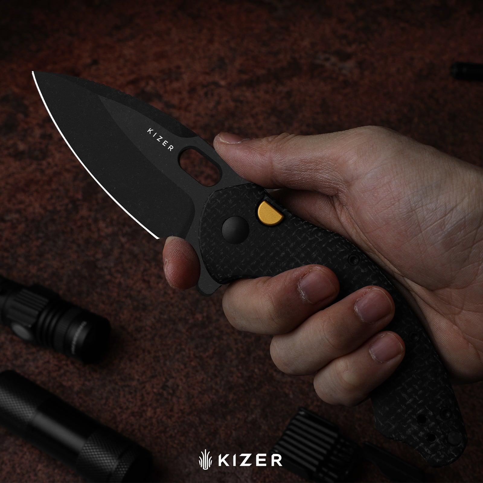 Roach XL | Kizer Button Liner Lock™ | 14C28N | Micarta | KizerV™ 4477B