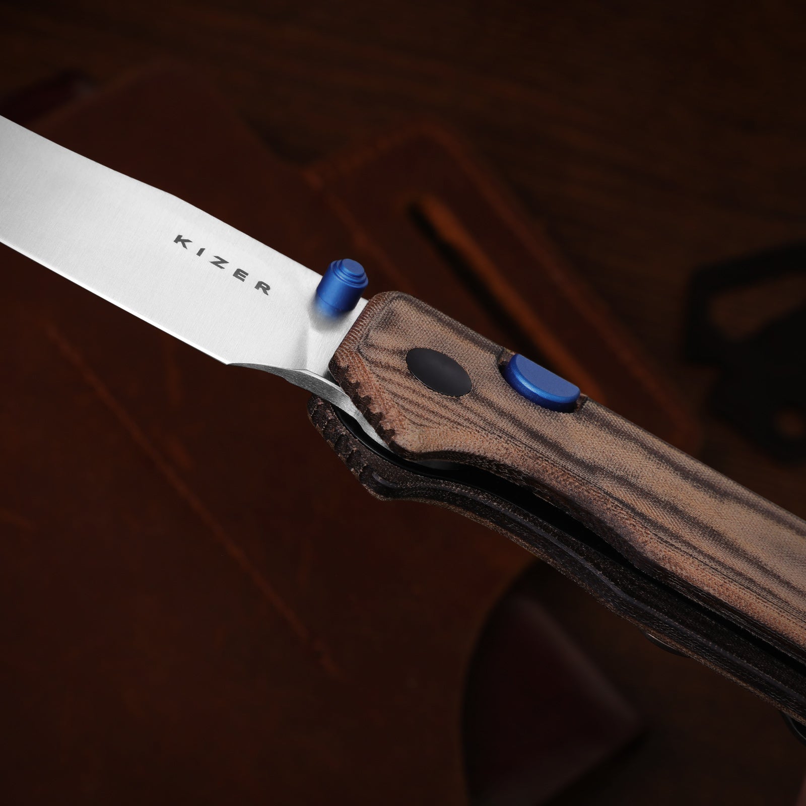 Nice Guy | Clip Point | AEB-L + Satin | Norplex UltreX™ Micarta | KizerV™ 3011BCA1