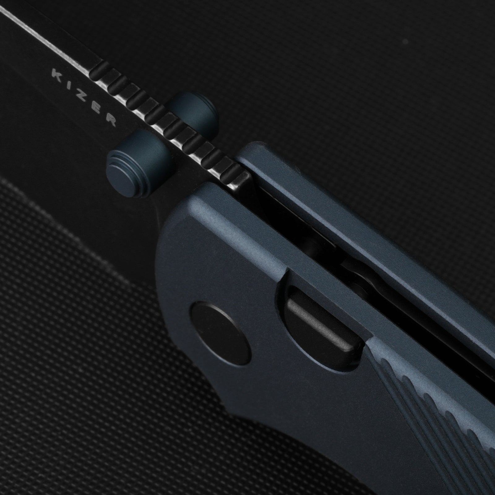 Glaux | Kizer Button Liner Lock™ | Vortex Pattern Micarta | Gray PVD Coating & Stonewashed | KizerV™ 3801A2