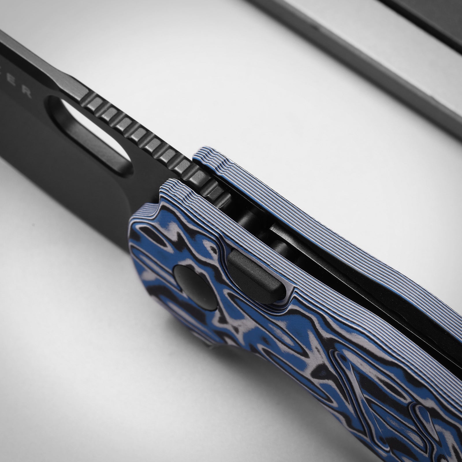 Sheepdog® C01C 2.9 BS | Kizer Button Liner Lock™ | Nitro-V | Vortex Pattern Micarta | PVD Coating | KizerV™ 3488.29BSA1