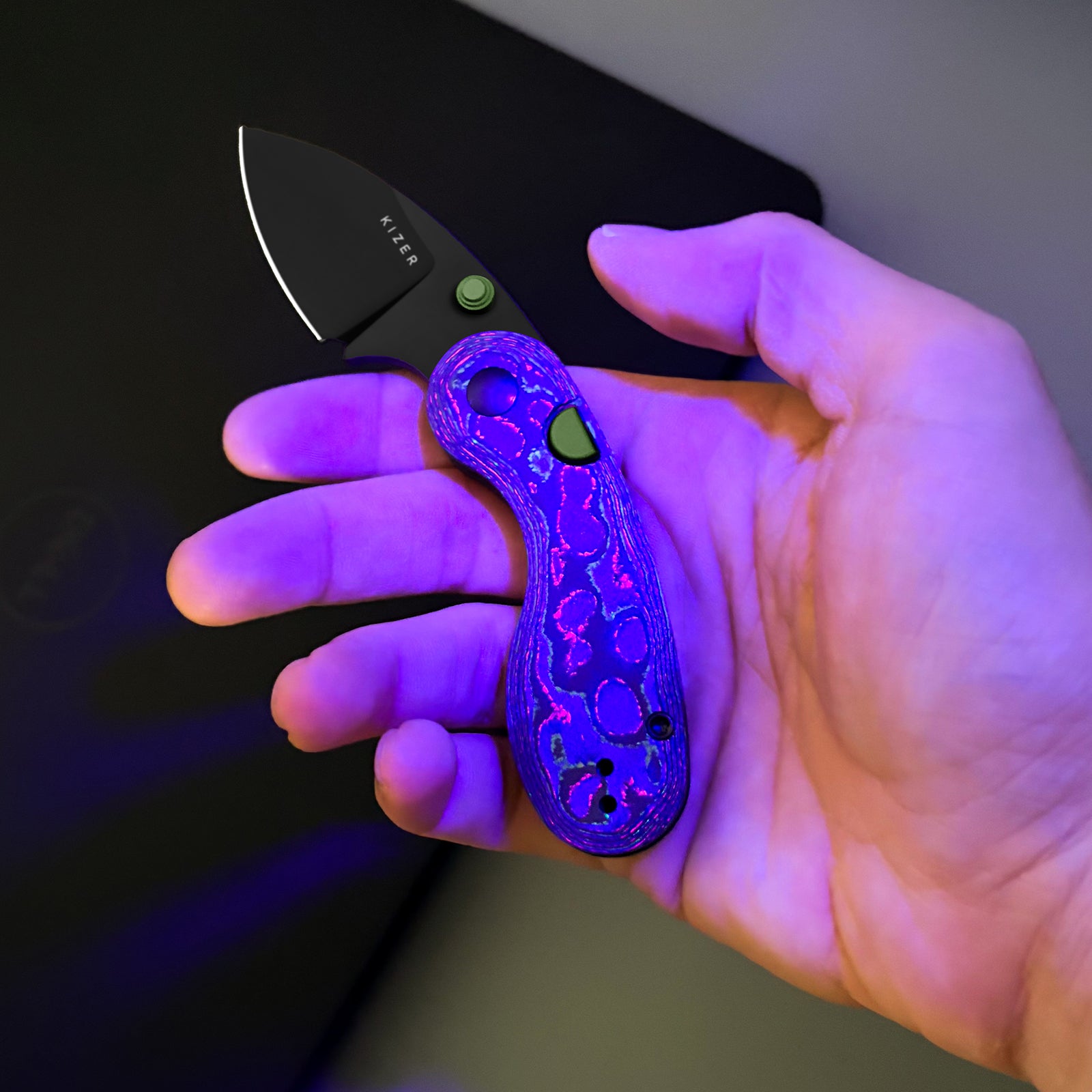 Kizer Microbe EDC Pocket Knife | Button Liner Lock | Fat Carbon