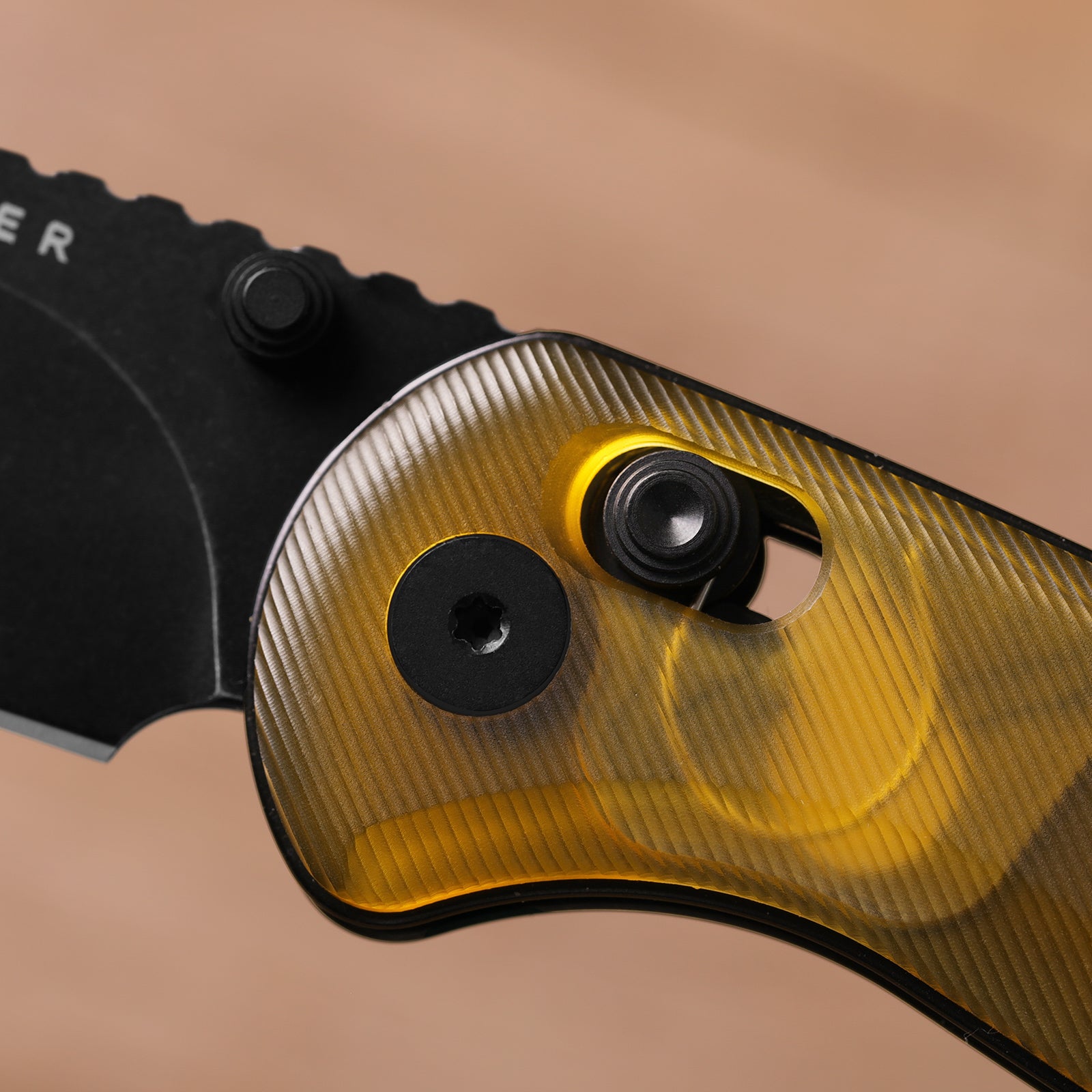 Buddy II | Kizer Clutch Lock™ | PEI | AEB-L PVD Coating & Stonewashed | KizerV™ 3790A1