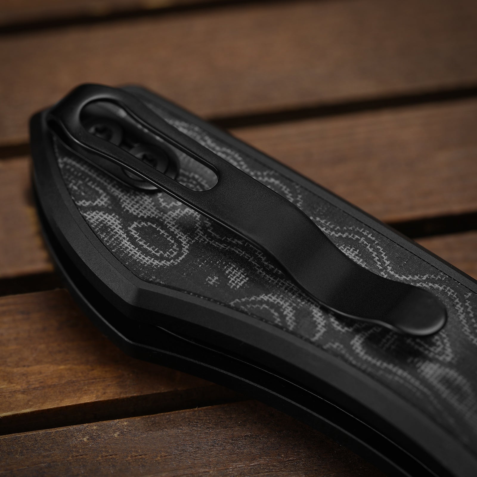 Wharning | Kizer Button Liner Lock™ | WHARNCLIFF | S45VN | KizerB™ 3738A1