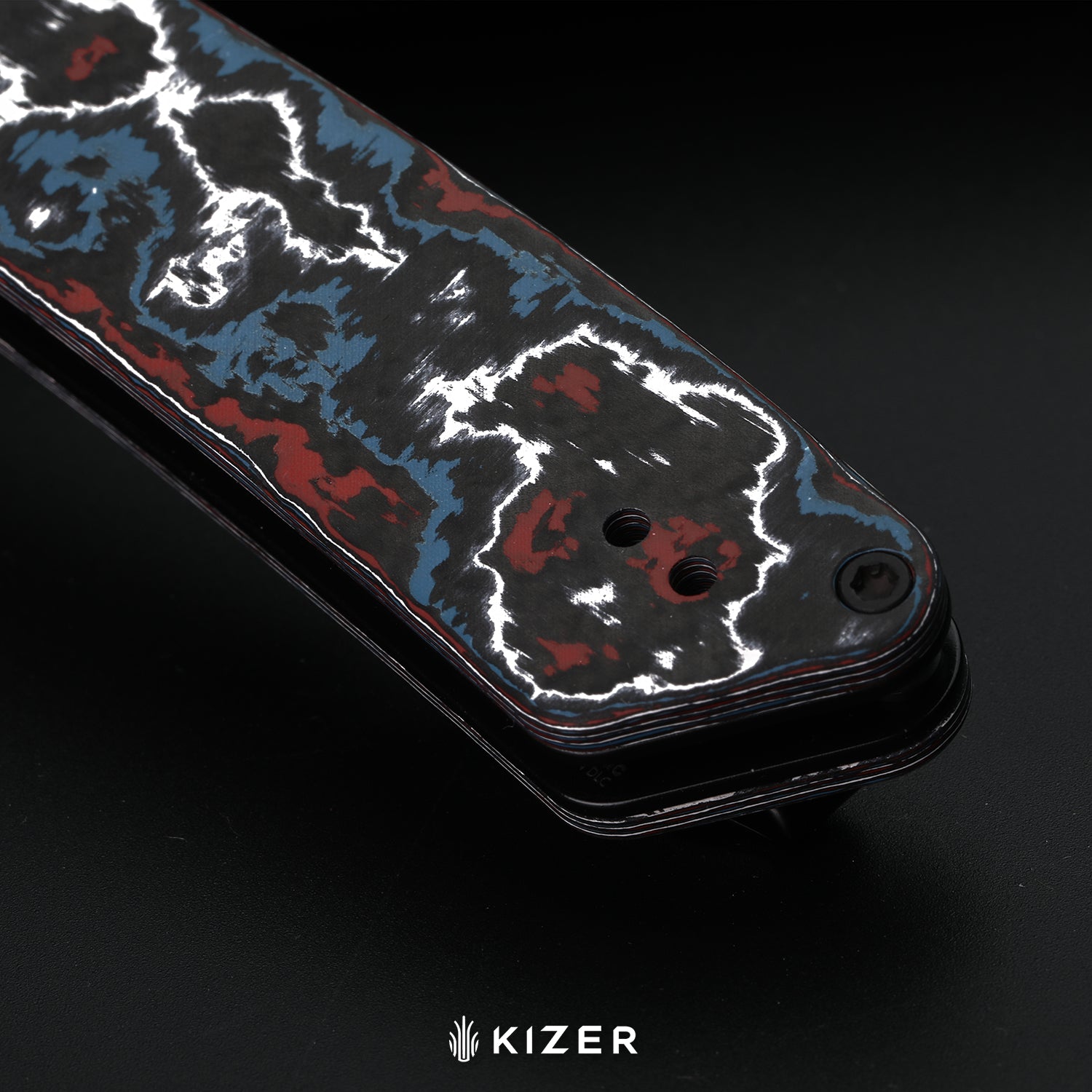 Madrac | Kizer Button Liner Lock™ | CamoCarbon Brittany Blue | S45VN + Hollow Grind + Polished DLC Ultra | KizerB™ 3693A3