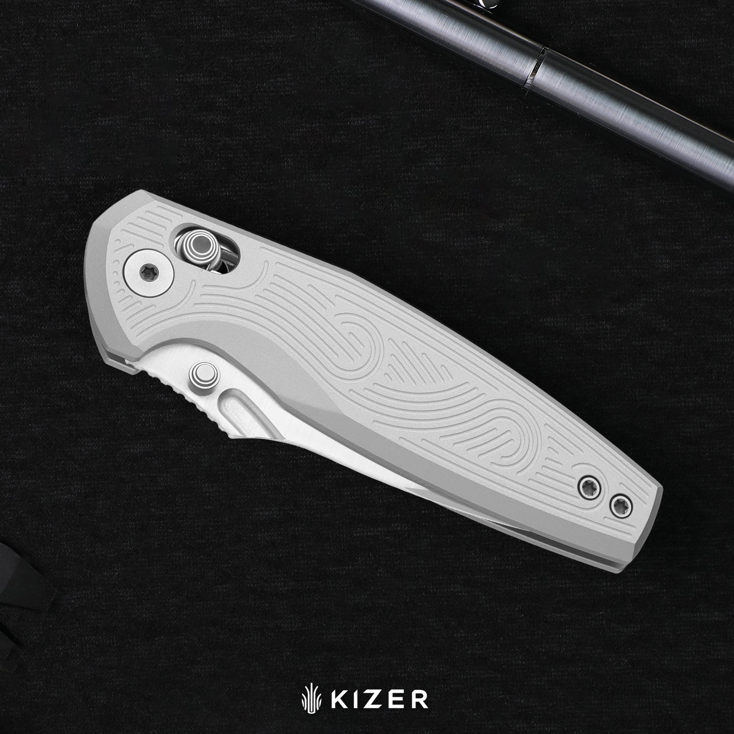 Khamsin | Kizer Clutch Lock™ | Nitro-V | Sandstorm Aluminum | Satin Fi