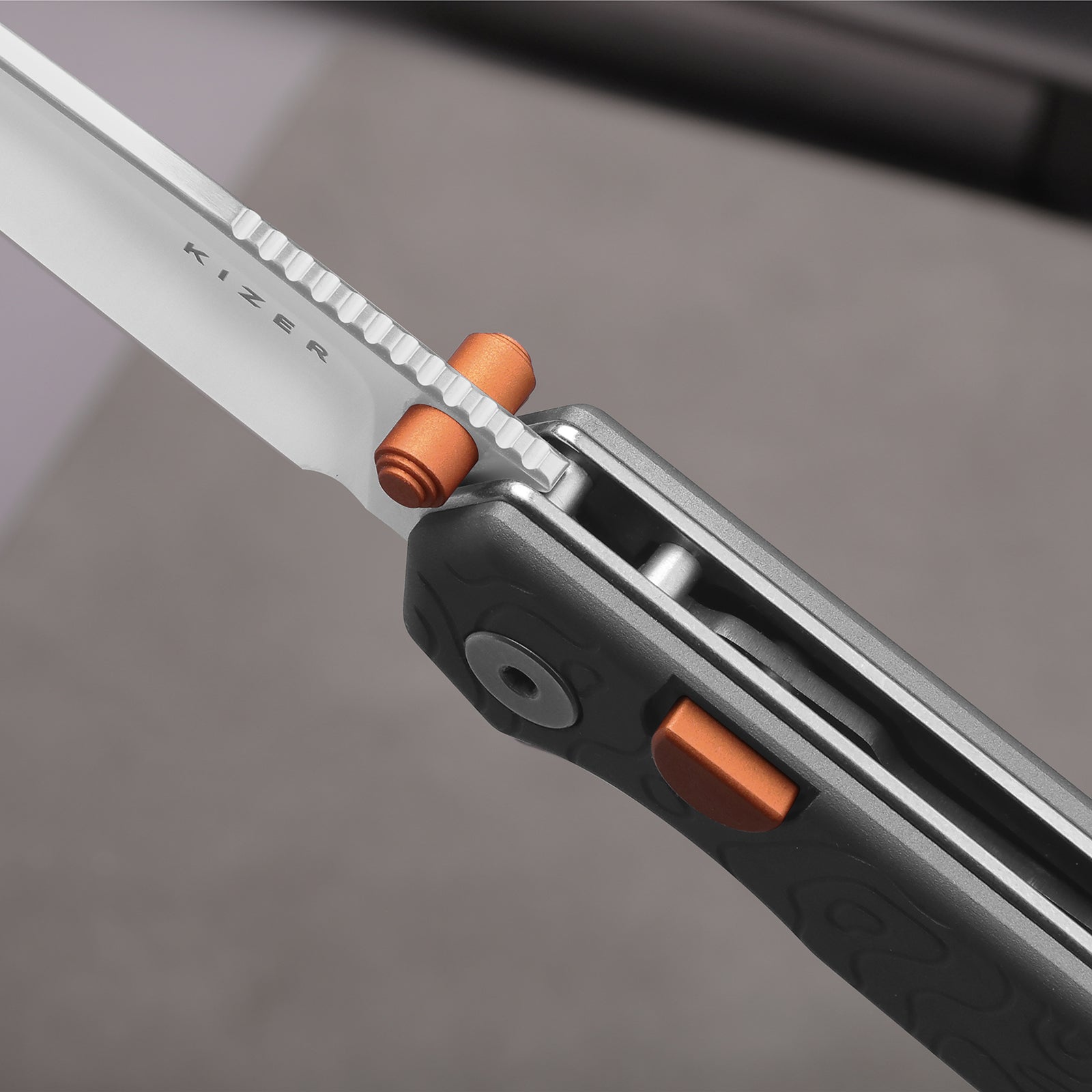 Begleiter 2.9 | Kizer Clutch Lock™ | Norplex UltreX™ Micarta | BD1N | KizerV™ 3458.2CDA1
