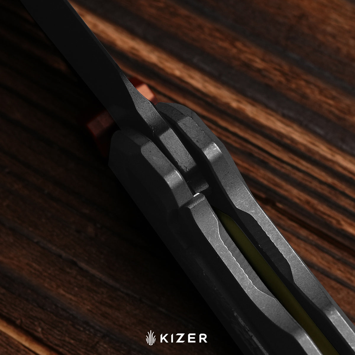 Halloween | Feweed XL | CPM Rex45 | Titanium & GID G10 Handle | KizerB™ 4694HW1 | Halloween Special Edition