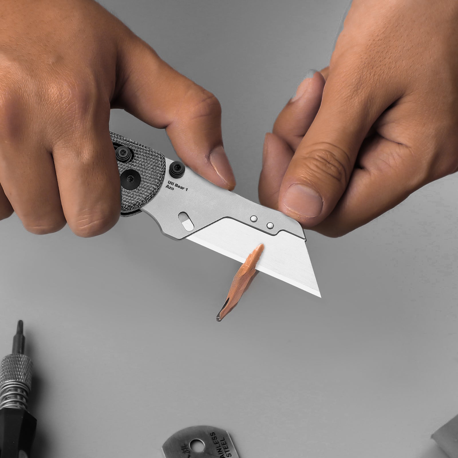 Drop Bear® Utility | Kizer Clutch Lock™ | Uti BEAR 1 | SK5 & 50Cr15MoV | Micarta | KizerV™ 3619JA3