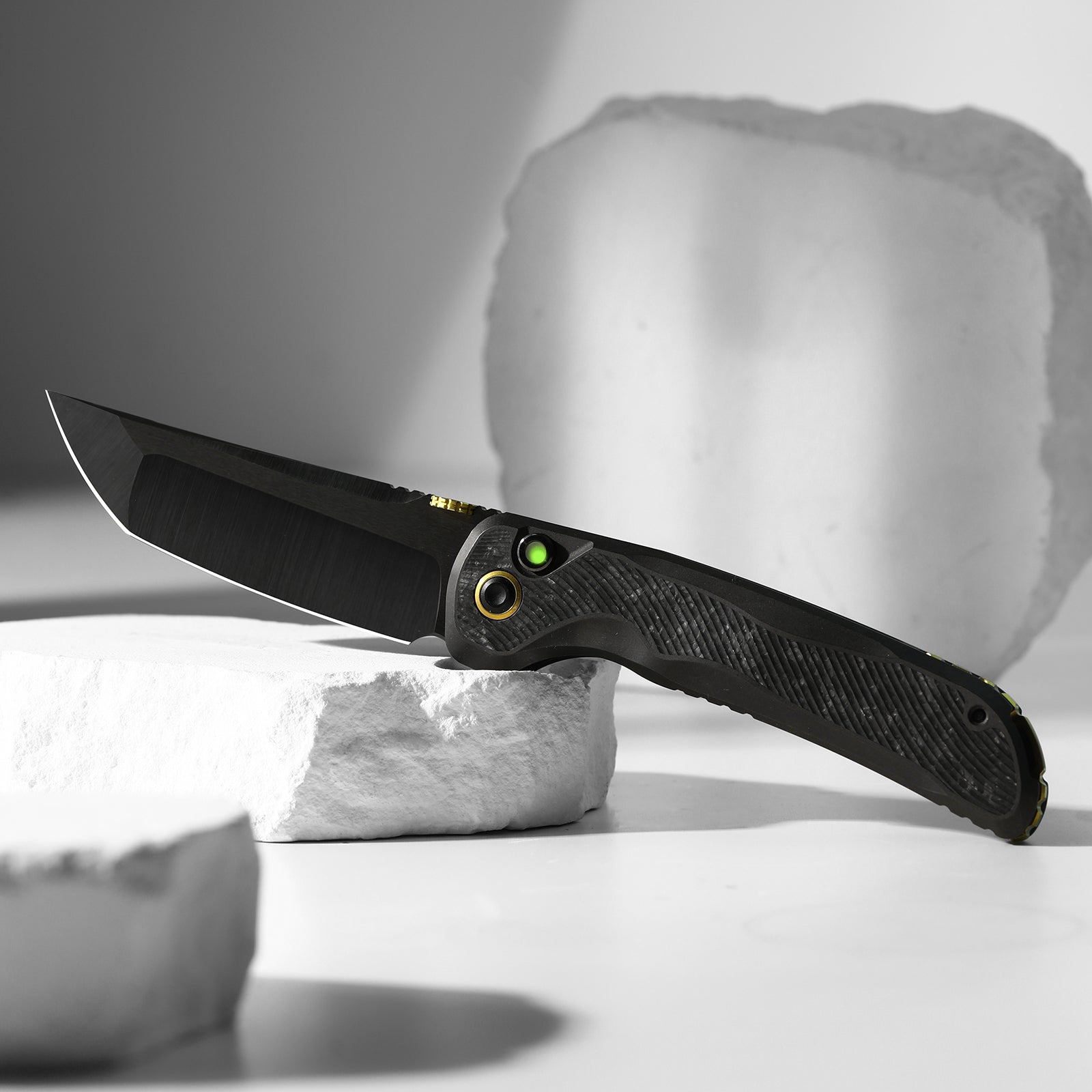Mithril | KineticFit™ Button Lock | M390 + DLC Ultra + Hand-Brushed |