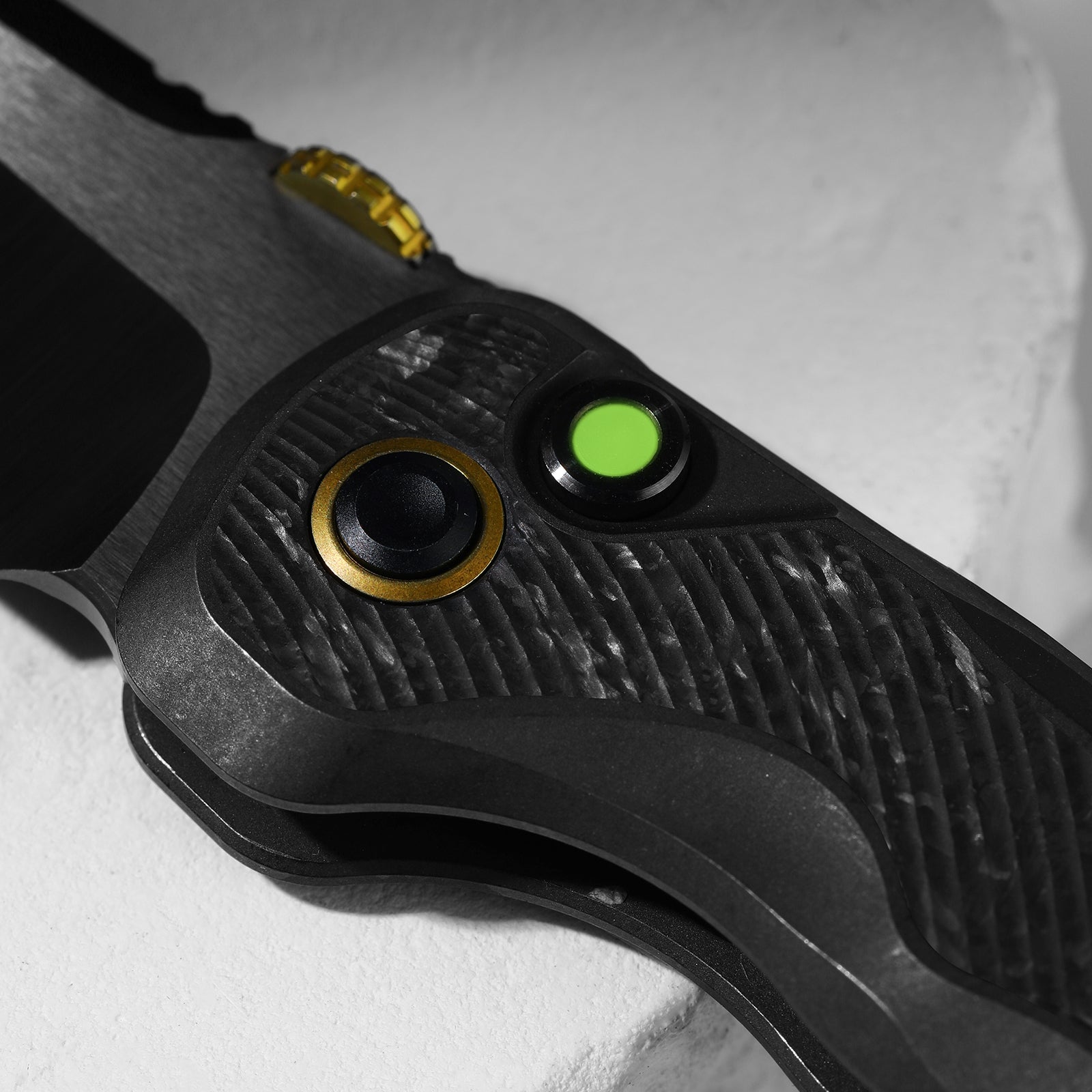 Mithril | KineticFit™ Button Lock | M390 + DLC Ultra + Hand-Brushed |